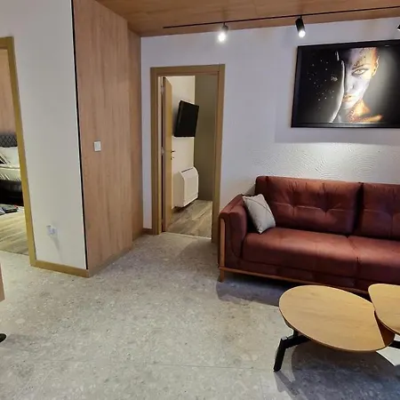 Fs Varna Central Deluxe 2-Bedroom Suite Near Sea Garden *
